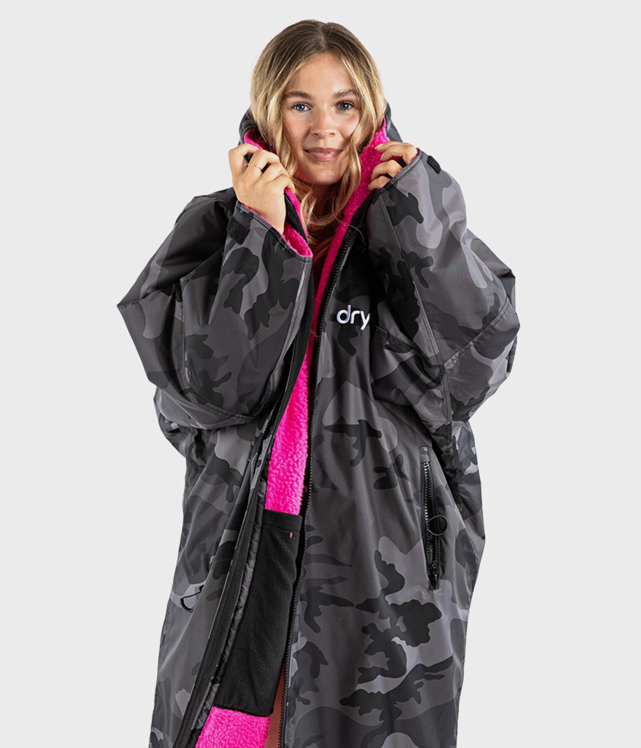 DryRobe Advance Long Sleeve – Black Camo Pink