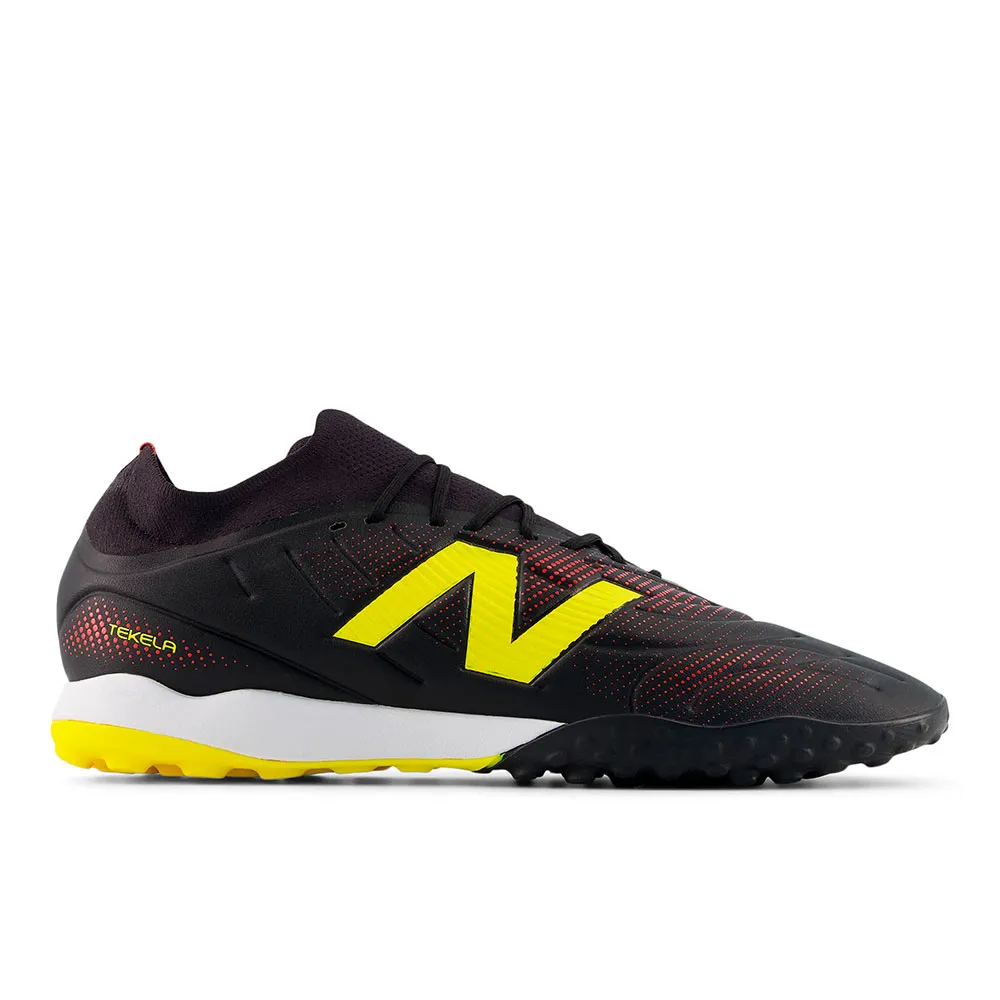 New Balance Tekela Team Low TF V5 wide football boots